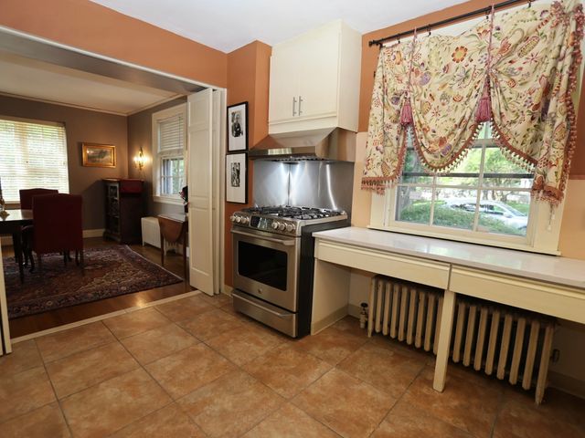 112 Russell St, Worcester, MA 01609