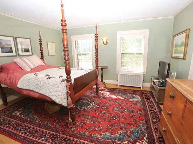 112 Russell St, Worcester, MA 01609