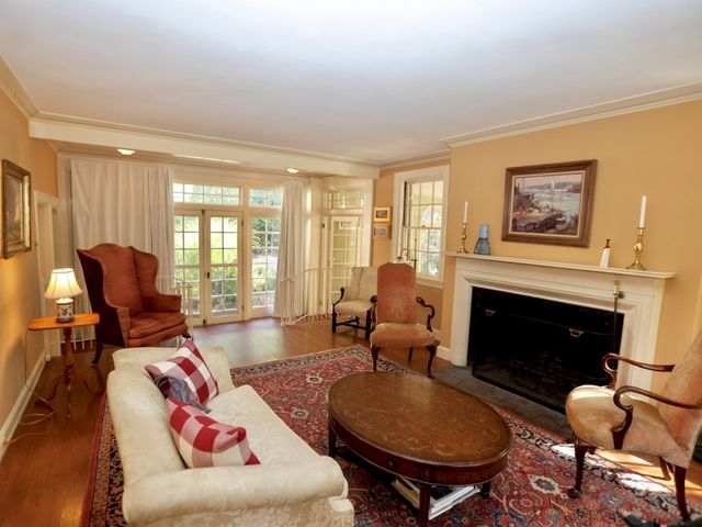 112 Russell St, Worcester, MA 01609