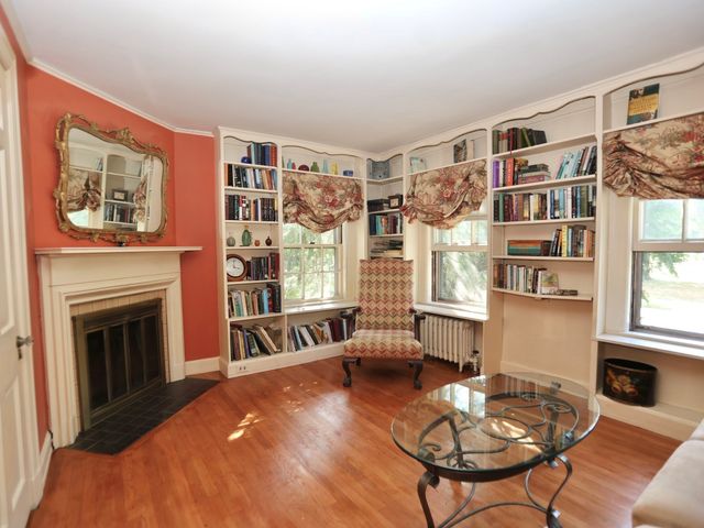 112 Russell St, Worcester, MA 01609
