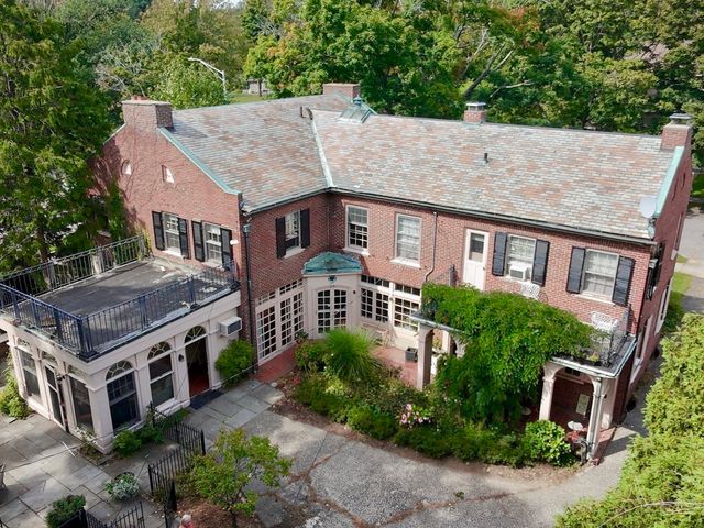 112 Russell St, Worcester, MA 01609