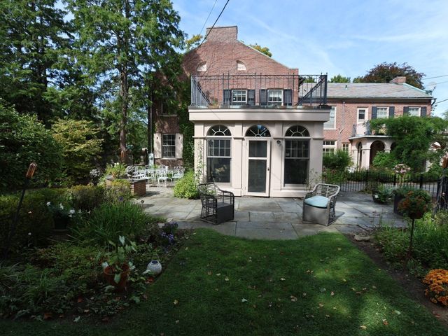 112 Russell St, Worcester, MA 01609