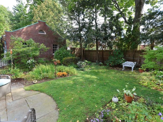 112 Russell St, Worcester, MA 01609