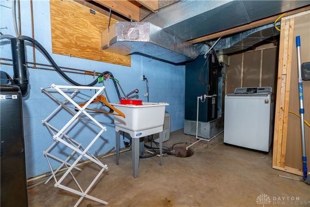 6126 Knollwood Drive, German Twp, OH 45502