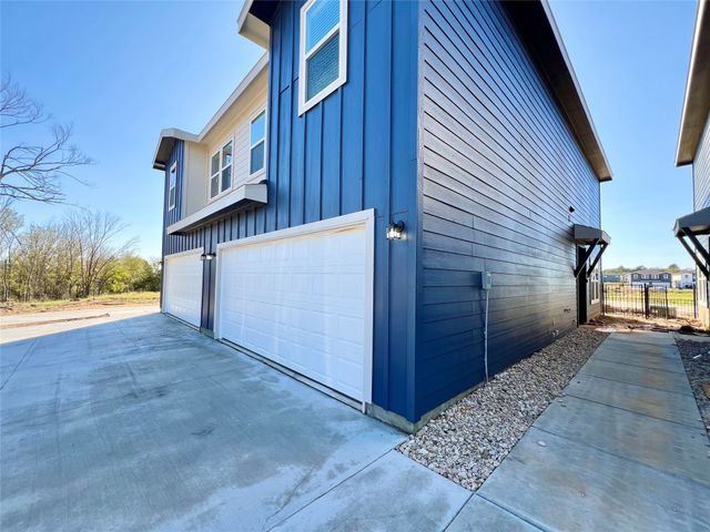 3501 E Renfro Street 407, Burleson, TX 76028