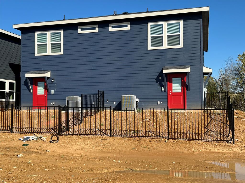 3501 E Renfro Street 407, Burleson, TX 76028