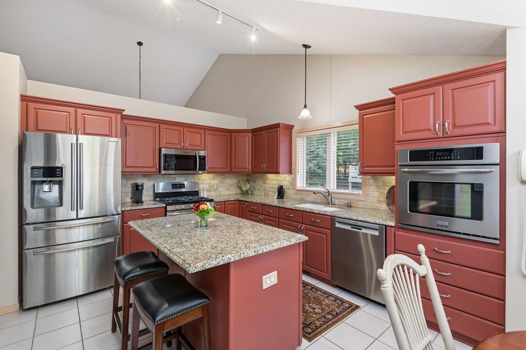 19580 Waterford Court, Shorewood, MN 55331 — photo 3