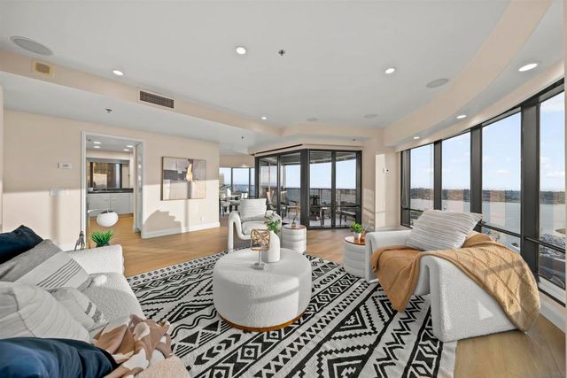 100 Harbor Dr 2405, San Diego, CA 92101