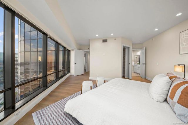 100 Harbor Dr 2405, San Diego, CA 92101