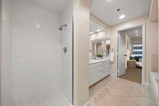 100 Harbor Dr 2405, San Diego, CA 92101