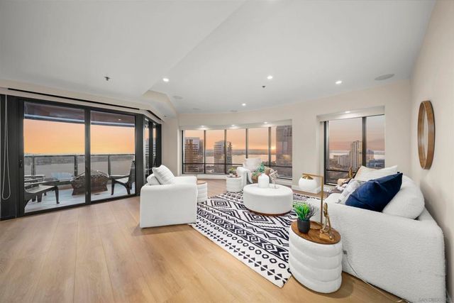 100 Harbor Dr 2405, San Diego, CA 92101