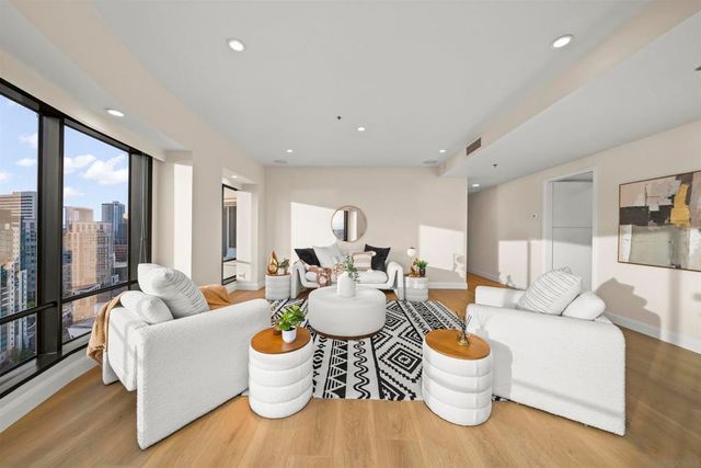 100 Harbor Dr 2405, San Diego, CA 92101