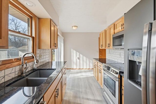 85 WENWOOD Circle, Council Bluffs, IA 51503