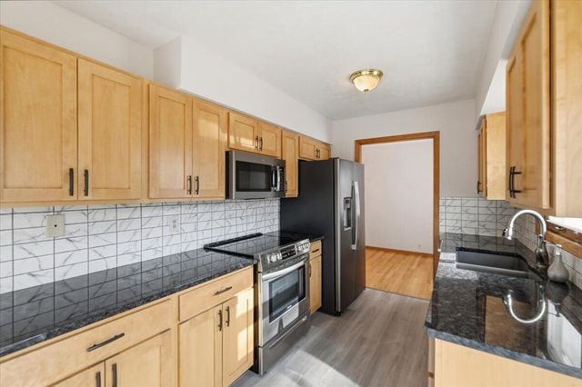 85 WENWOOD Circle, Council Bluffs, IA 51503