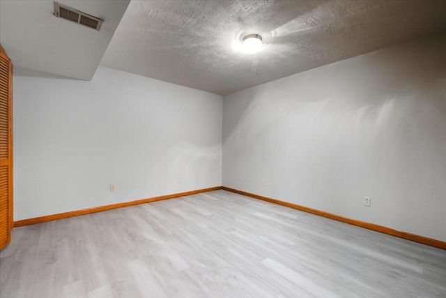 85 WENWOOD Circle, Council Bluffs, IA 51503