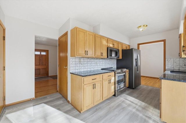 85 WENWOOD Circle, Council Bluffs, IA 51503