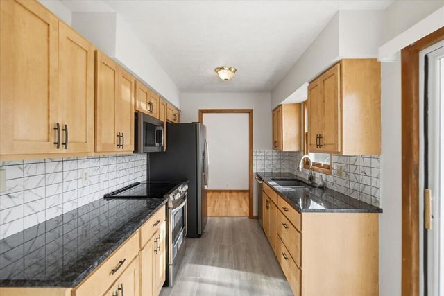 85 WENWOOD Circle, Council Bluffs, IA 51503