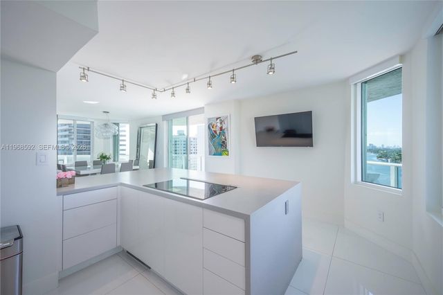5900 Collins Ave 1401, Miami Beach, FL 33140