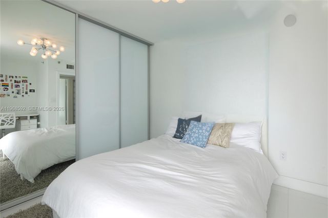 5900 Collins Ave 1401, Miami Beach, FL 33140