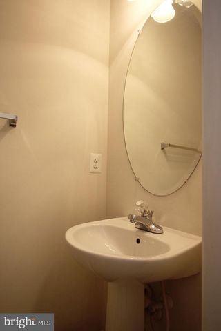2415 RAINSWOOD LN, Woodbridge, VA 22191