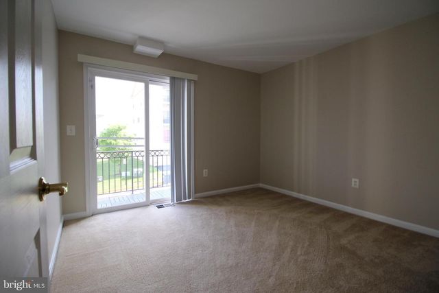 2415 RAINSWOOD LN, Woodbridge, VA 22191