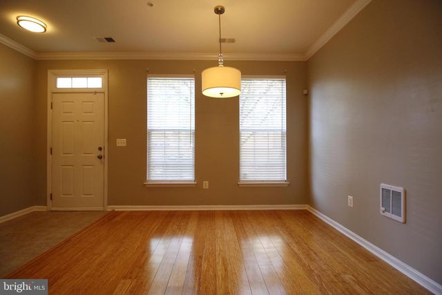 2415 RAINSWOOD LN, Woodbridge, VA 22191