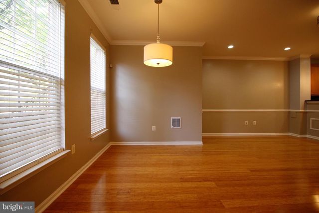 2415 RAINSWOOD LN, Woodbridge, VA 22191