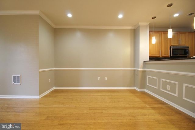 2415 RAINSWOOD LN, Woodbridge, VA 22191