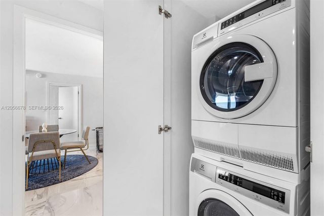 6039 Collins Ave 1527, Miami Beach, FL 33140