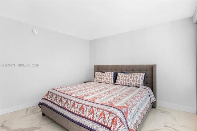6039 Collins Ave 1527, Miami Beach, FL 33140