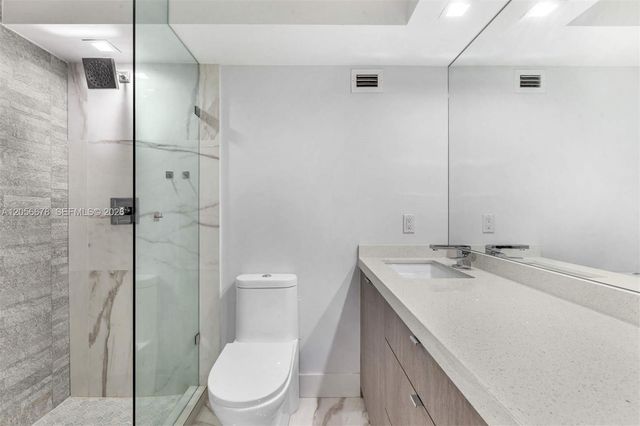 6039 Collins Ave 1527, Miami Beach, FL 33140