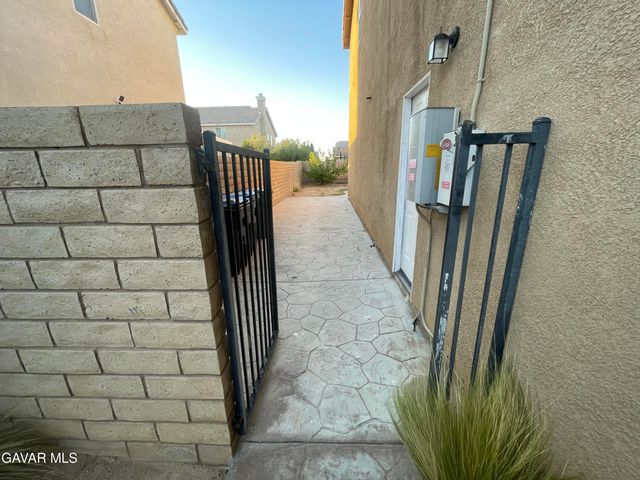 3303 Arious Way, Lancaster, CA 93536