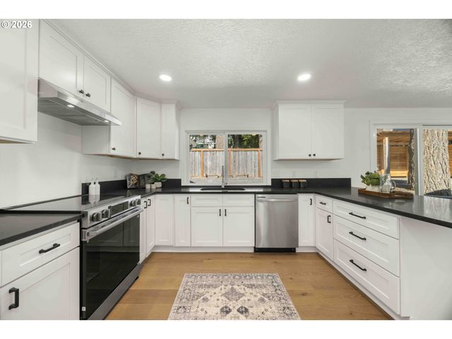 5834 Sw 59TH Ct, Portland, OR 97221