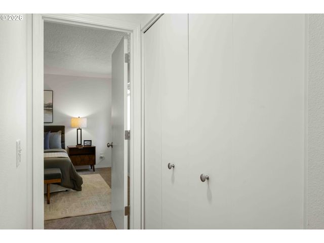 5834 Sw 59TH Ct, Portland, OR 97221
