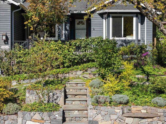 5834 Sw 59TH Ct, Portland, OR 97221