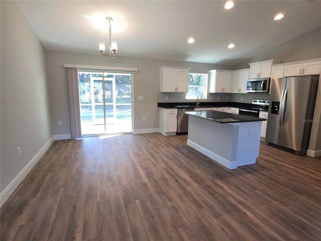 10 PINE CIRCLE WAY, Ocala, FL 34472