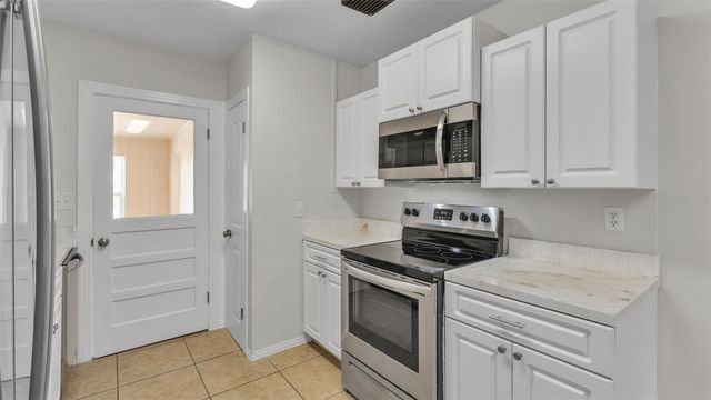 614 W SHADY LANE, Lakeland, FL 33803