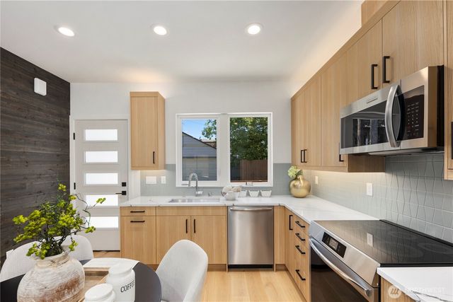514 N 92nd Street, Seattle, WA 98103