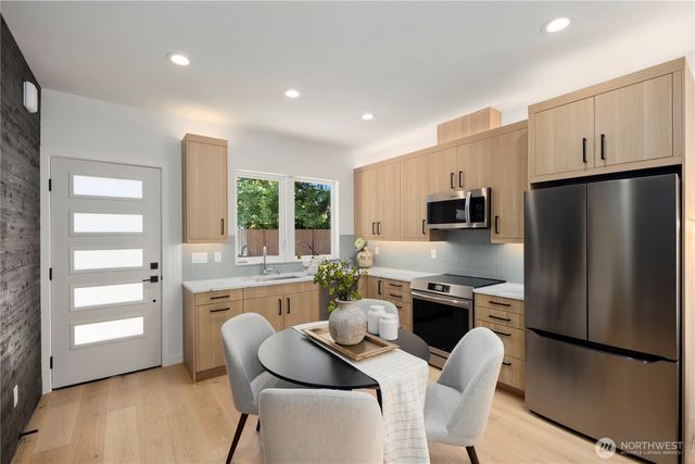514 N 92nd Street, Seattle, WA 98103