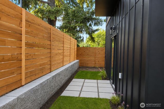 514 N 92nd Street, Seattle, WA 98103
