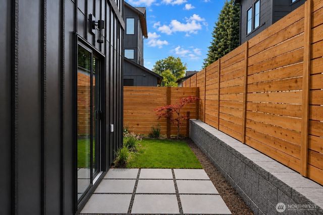 514 N 92nd Street, Seattle, WA 98103