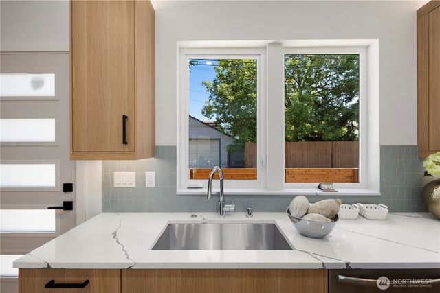 514 N 92nd Street, Seattle, WA 98103