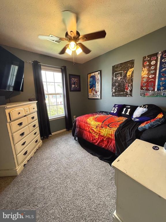 Image 14 of property listing at 7226 MOCKINGBIRD CIR, Glen Burnie, MD 21060