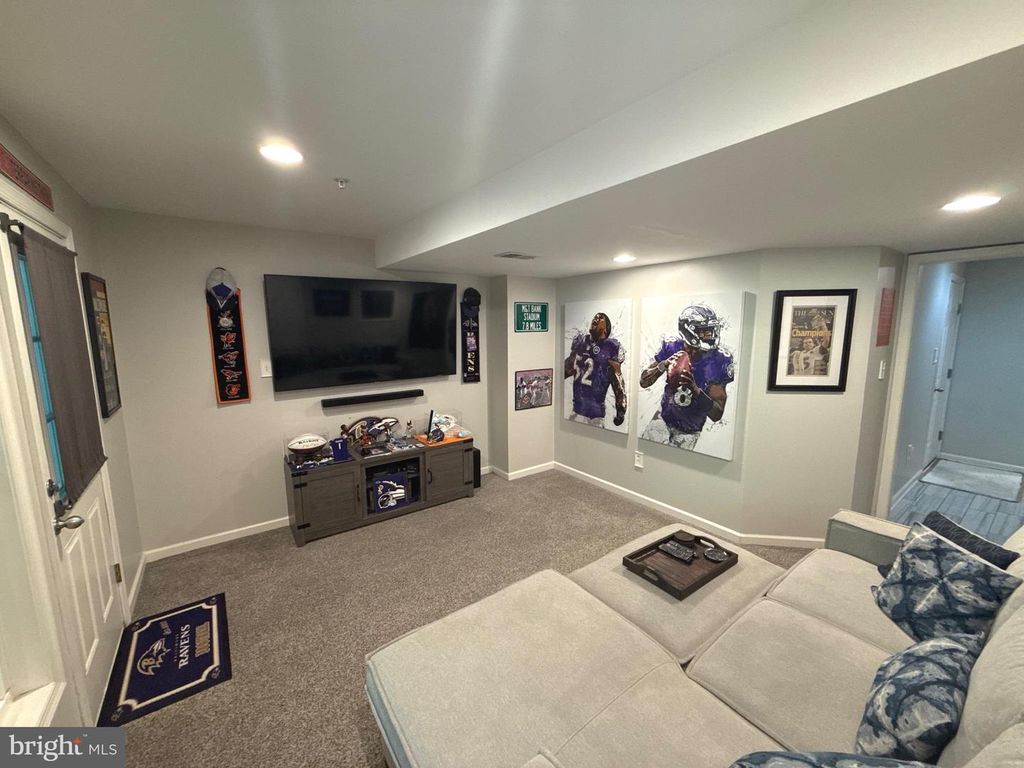 Image 18 of property listing at 7226 MOCKINGBIRD CIR, Glen Burnie, MD 21060