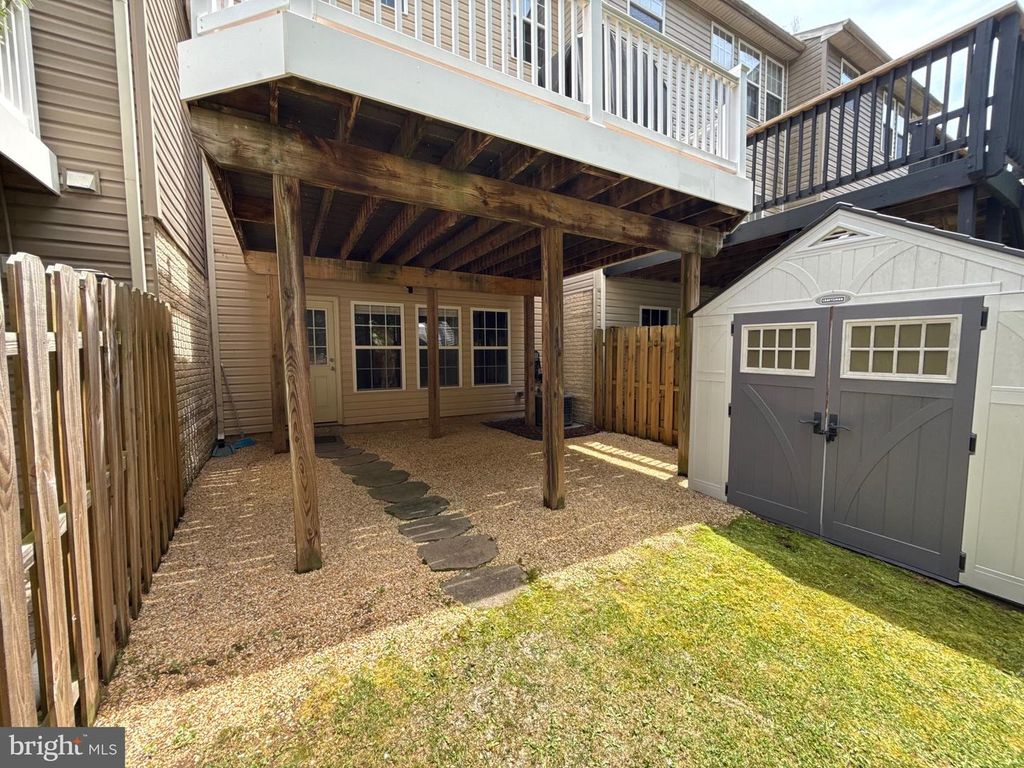 Image 25 of property listing at 7226 MOCKINGBIRD CIR, Glen Burnie, MD 21060