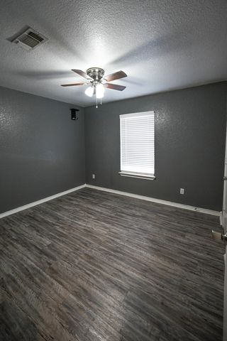 604 N Sewell Drive B, Decatur, TX 76234