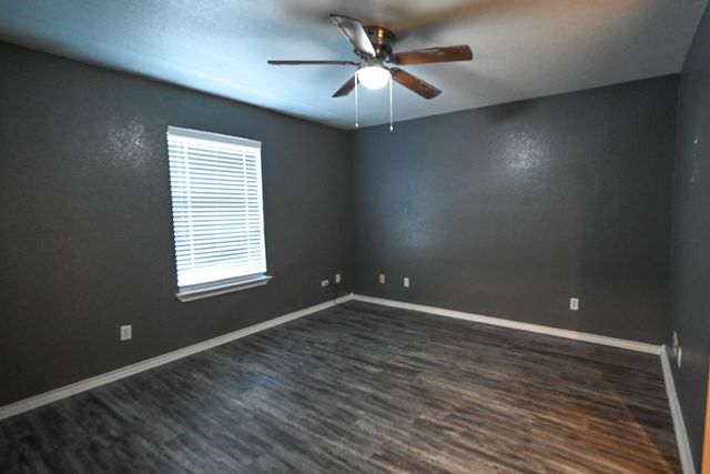 604 N Sewell Drive B, Decatur, TX 76234