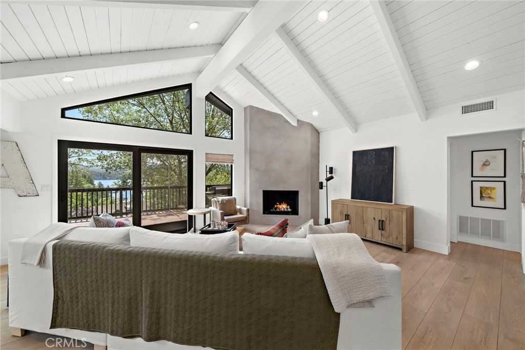 27561 North Bay, Lake Arrowhead, CA 92352