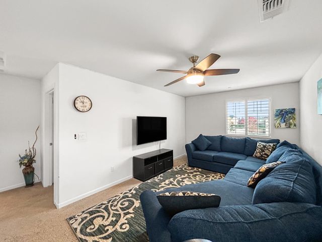 6631 W Fallon Avenue, Fresno, CA 93722