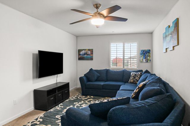 6631 W Fallon Avenue, Fresno, CA 93722